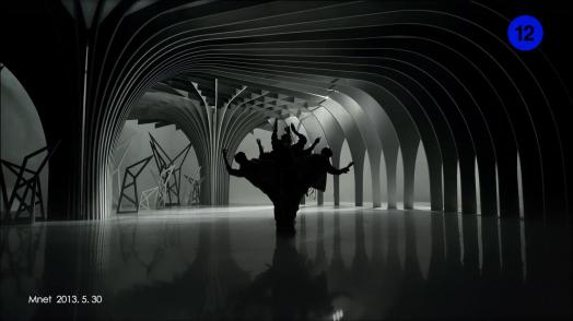 EXO_ëŠ‘ëŒ€ì™€ ë¯¸ë…€ (Wolf)_Music Video (Korean ver.).mp4_snapshot_00.19_[1980.01.04_00.47.03]