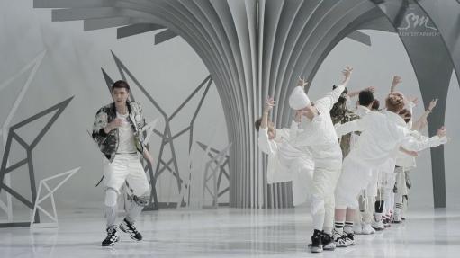 EXO_ëŠ‘ëŒ€ì™€ ë¯¸ë…€ (Wolf)_Music Video (Korean ver.).mp4_snapshot_00.32_[1980.01.04_01.01.26]